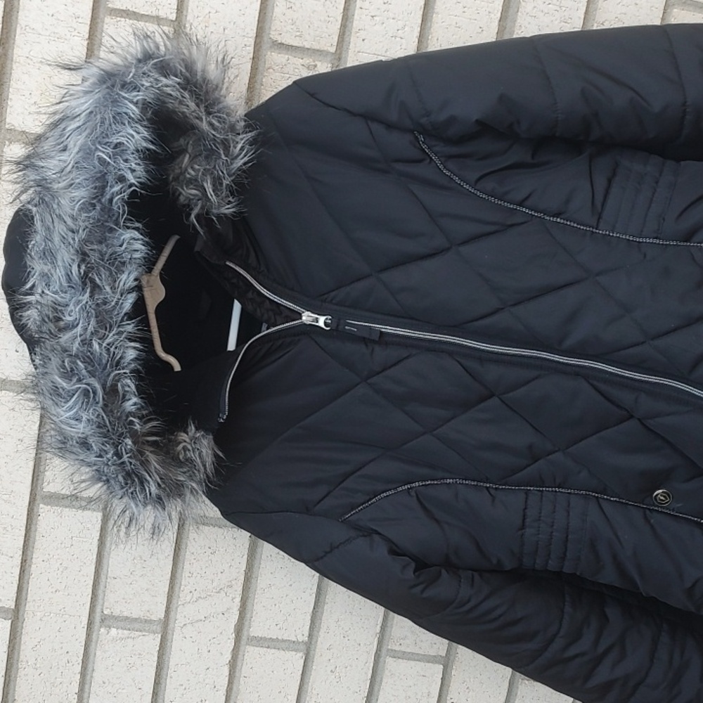 Black Coat* - Picture 6 of 11